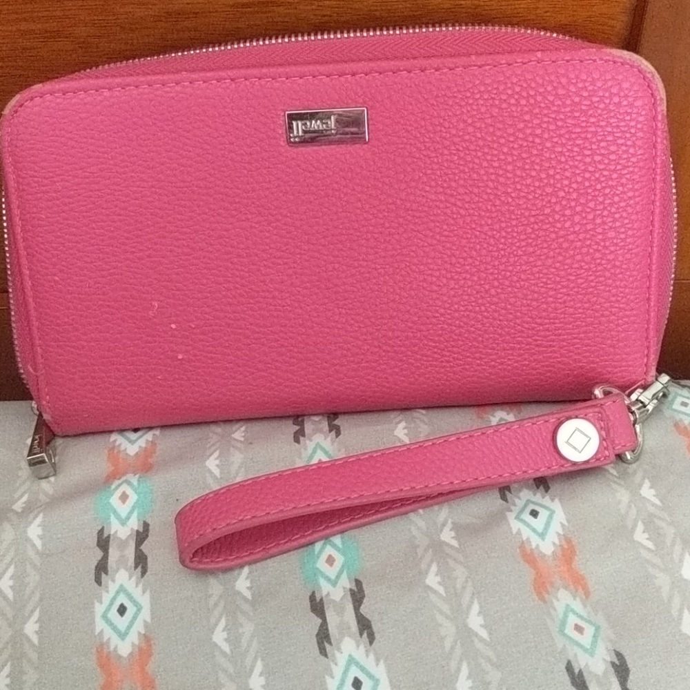 Thirty-one All about the Benjamin's wallet